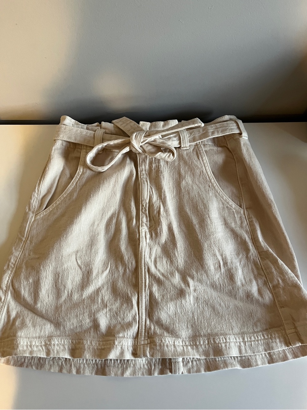 Paperbag Cream Skirt American Eagle Size 6